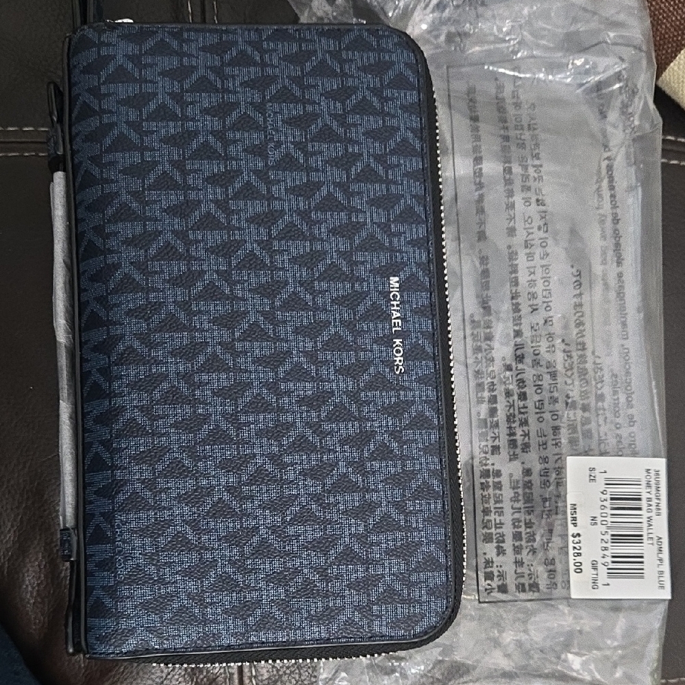 Michael Kors Money Bag Navy Logo Wallet